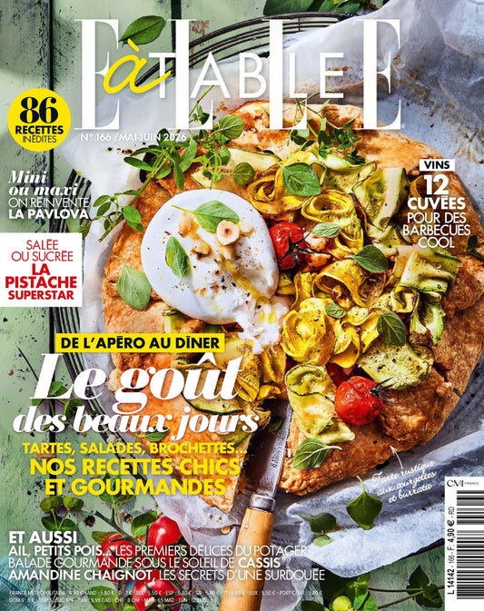 Elle à table (F)