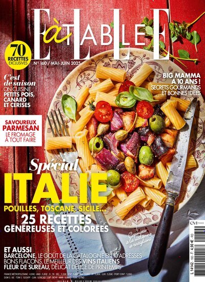Elle à table (F)